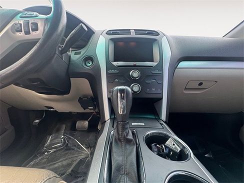 Used 2014 Ford Explorer XLT w/ Equipment Group 202A image 11