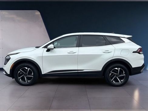 Certified 2024 Kia Sportage LX AWD/4WD image 2