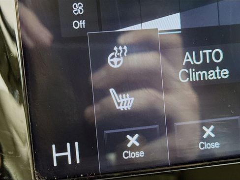 Used 2020 Volvo S60 T6 Momentum image 4