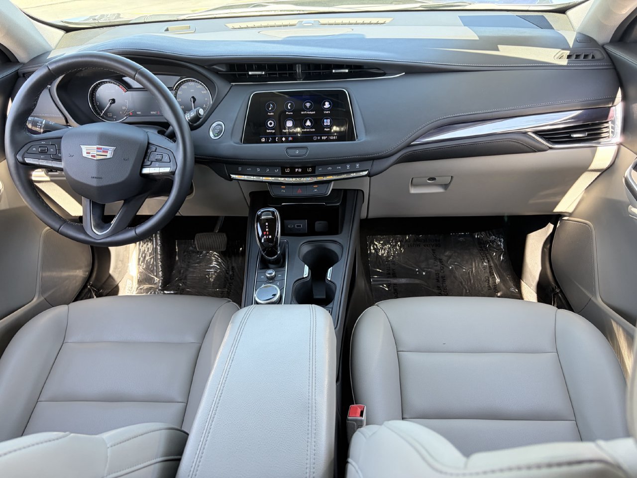 Certified 2023 Cadillac XT4 Luxury w/ Driver Awareness Package FWD image 16