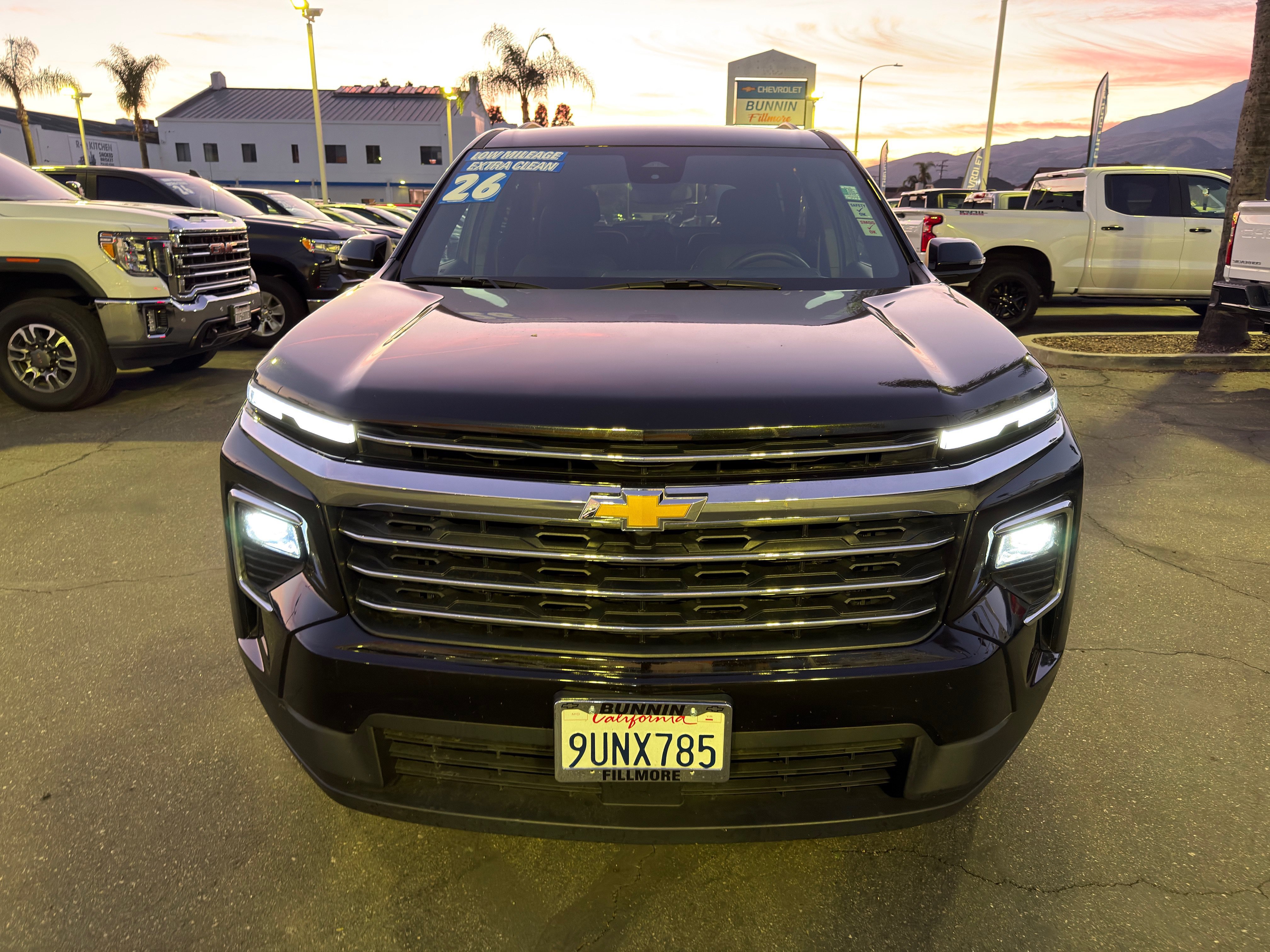 Used 2026 Chevrolet Traverse LT FWD image 3