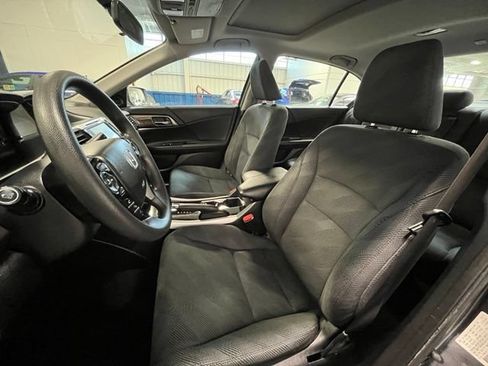 Used 2017 Honda Accord EX image 21