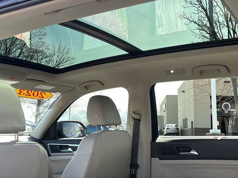 Used 2023 Volkswagen Atlas SE image 28