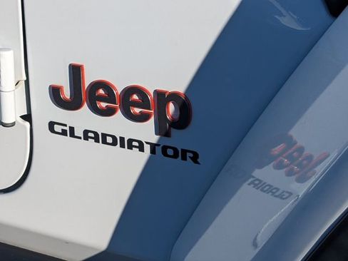 Used 2022 Jeep Gladiator Mojave w/ Trailer Tow Package image 11