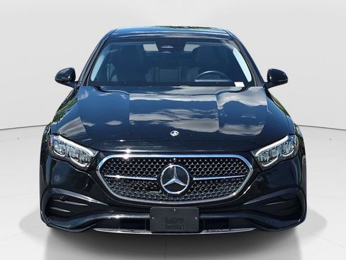 Used 2024 Mercedes-Benz E 350 4MATIC Sedan image 2