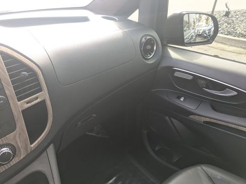 Used 2021 Mercedes-Benz Metris Passenger image 5
