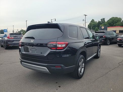 Used 2023 Honda Pilot EX-L image 5