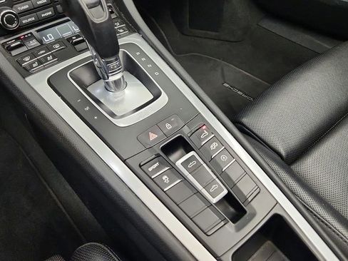 Used 2022 Porsche 718 Boxster RWD image 32