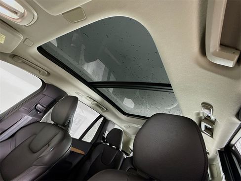 Certified 2025 Volvo XC90 B6 Plus w/ Protection Package Premier image 22