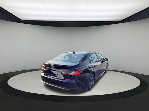 Used 2025 Toyota Camry SE AWD/4WD image 8