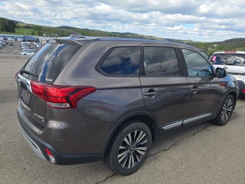 Used 2019 Mitsubishi Outlander SE AWD/4WD image 4