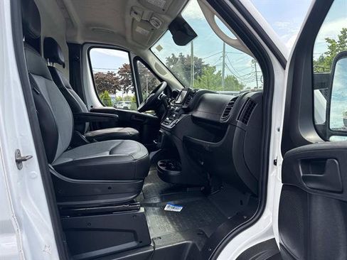 Used 2025 RAM ProMaster 2500 w/ Convenience Group FWD image 4