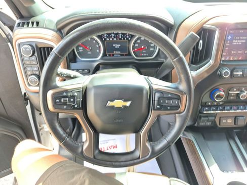 Used 2020 Chevrolet Silverado 1500 High Country w/ Technology Package AWD/4WD image 13