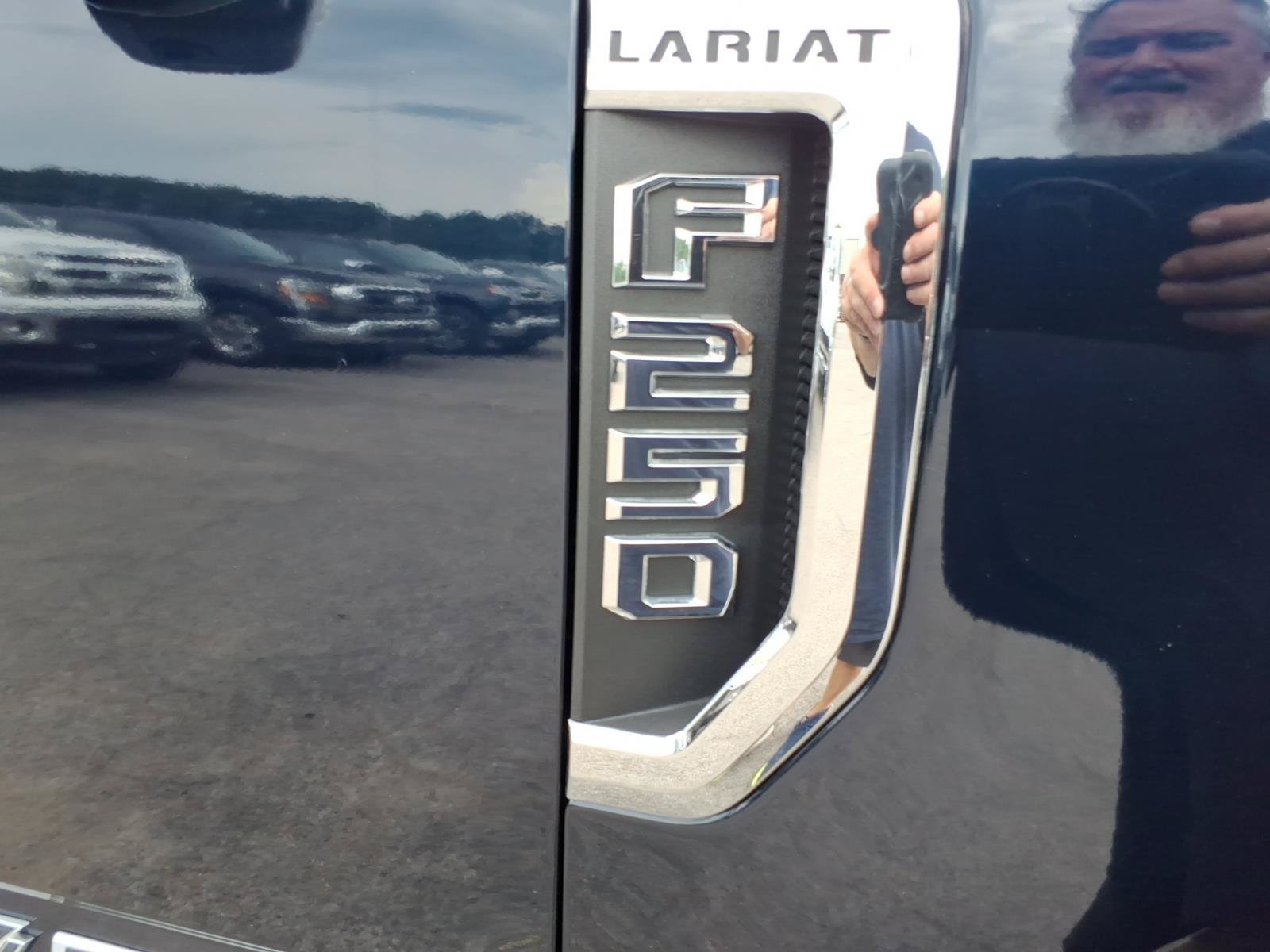 Used 2022 Ford F250 Lariat w/ Lariat Ultimate Package AWD/4WD image 8