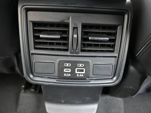 Certified 2025 Subaru Forester Premium AWD/4WD image 17