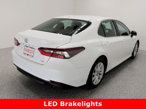 Used 2024 Toyota Camry LE image 7