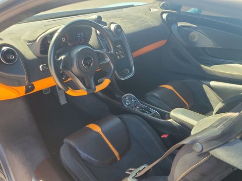 Used 2017 McLaren 570S image 9