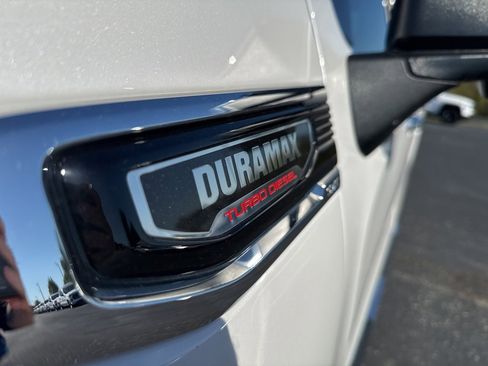 Used 2023 GMC Sierra 1500 SLT w/ SLT Premium Package image 9