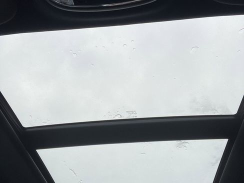 Used 2020 Jeep Grand Cherokee Limited w/ Luxury Group II image 2