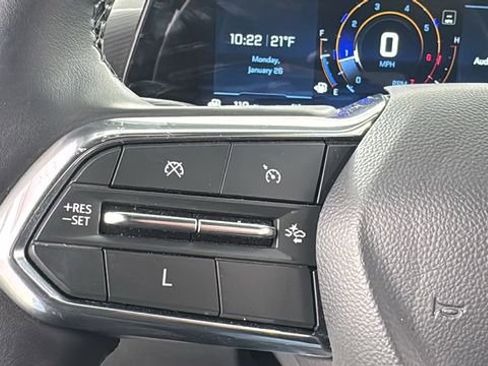 Used 2025 Chevrolet Equinox LT image 21