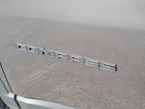 Used 2021 Jeep Compass Latitude FWD image 6