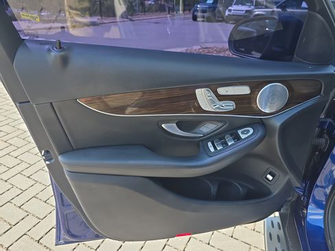 Used 2020 Mercedes-Benz GLC 300 4MATIC image 18