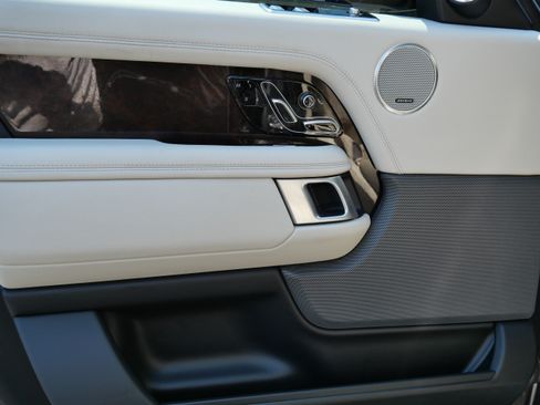 Used 2021 Land Rover Range Rover AWD/4WD image 12