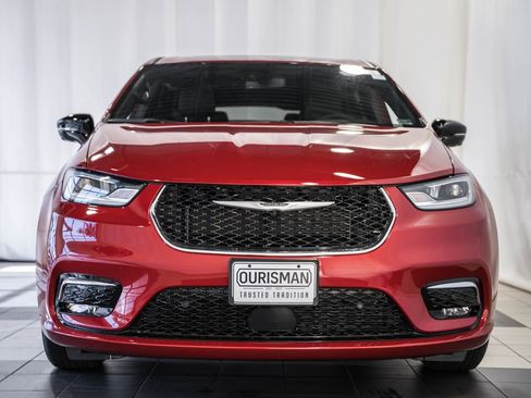 New 2026 Chrysler Pacifica Select image 2