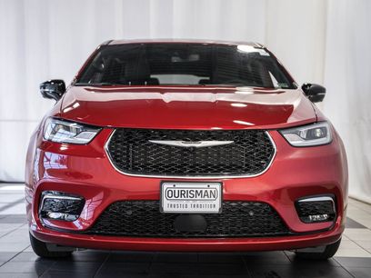 New 2026 Chrysler Pacifica Select