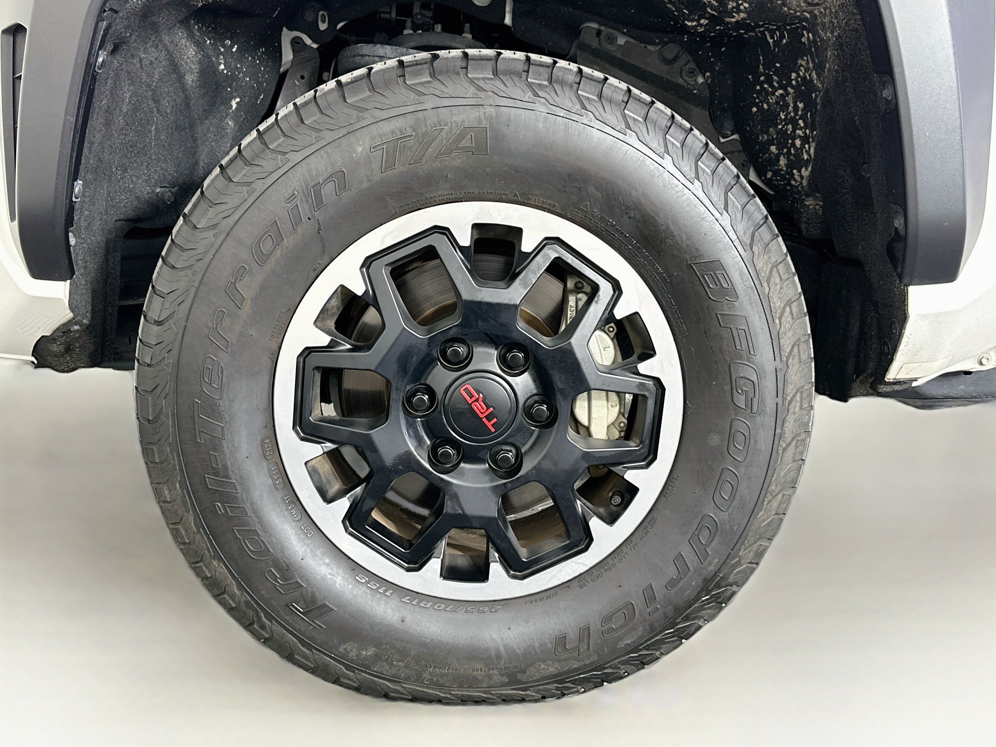 Used 2024 Toyota Tacoma TRD Off-Road AWD/4WD image 11