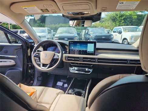 New 2026 Lincoln Corsair Premiere image 26