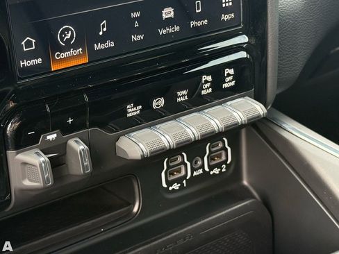 Certified 2023 RAM 2500 Laramie image 24