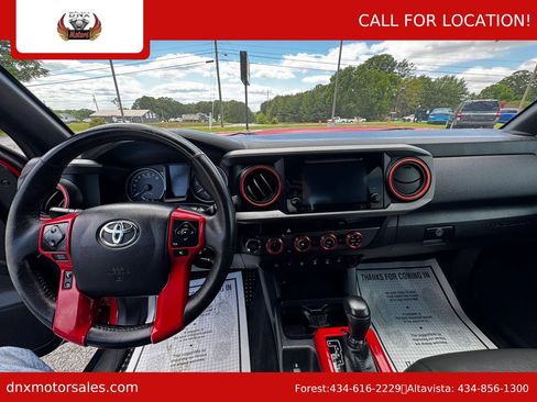 Used 2017 Toyota Tacoma TRD Off-Road AWD/4WD image 21
