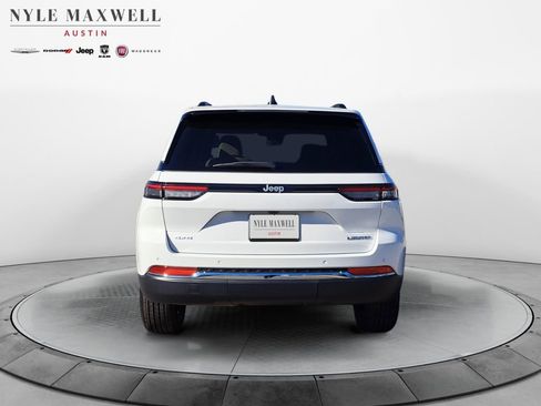 New 2025 Jeep Grand Cherokee Limited image 15