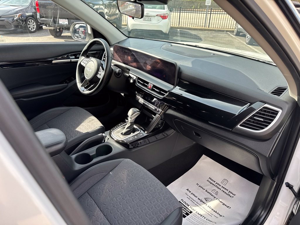 Used 2024 Kia Seltos S AWD/4WD image 36