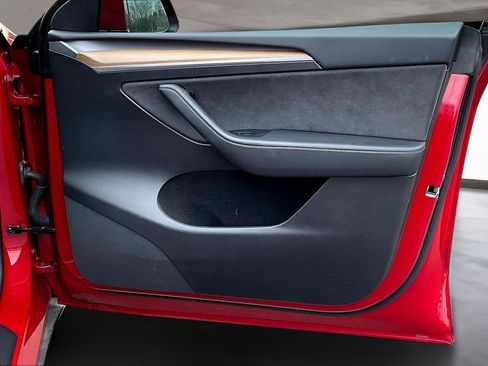 Used 2022 Tesla Model Y Performance image 28