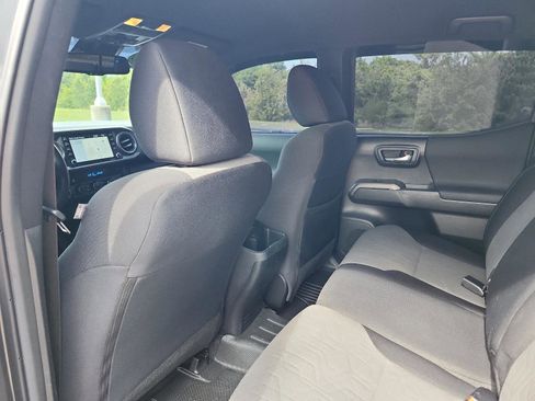 Used 2023 Toyota Tacoma TRD Off-Road w/ Technology Package AWD/4WD image 12