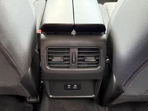 Used 2023 Nissan Rogue SV AWD/4WD image 14