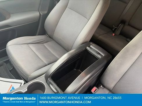 Used 2017 Toyota Highlander LE AWD/4WD image 21