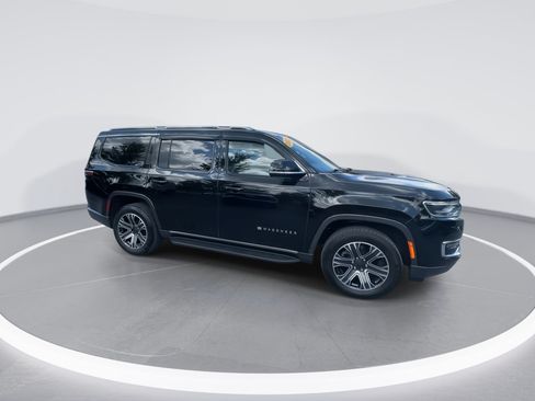 Used 2022 Jeep Wagoneer Series III AWD/4WD image 24