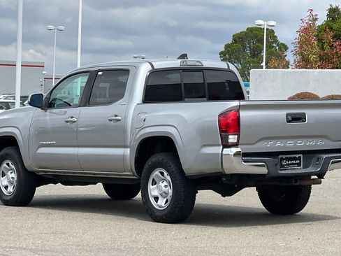 Used 2020 Toyota Tacoma SR5 RWD image 7