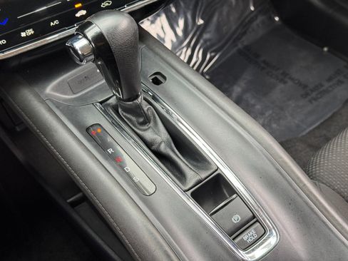 Used 2018 Honda HR-V EX image 27