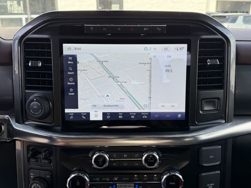 Certified 2022 Ford F150 Lariat w/ Equipment Group 502A High image 21