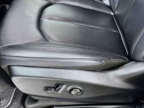 Used 2025 Chrysler Pacifica Select FWD image 21