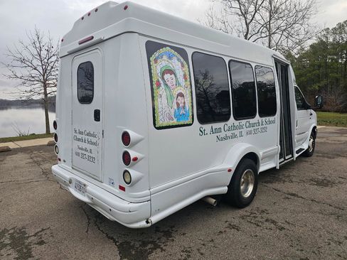 Used 2010 Ford E-350 and Econoline 350 Super Duty image 5