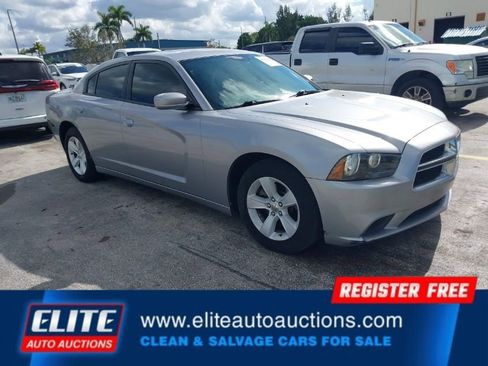 Used 2014 Dodge Charger SE w/ Connectivity Group image 1
