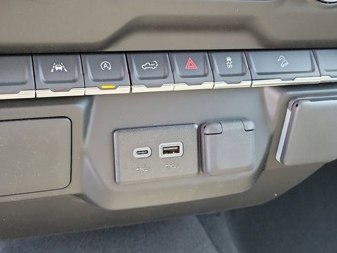 New 2026 Chevrolet Silverado 1500 Custom Trail Boss AWD/4WD image 8