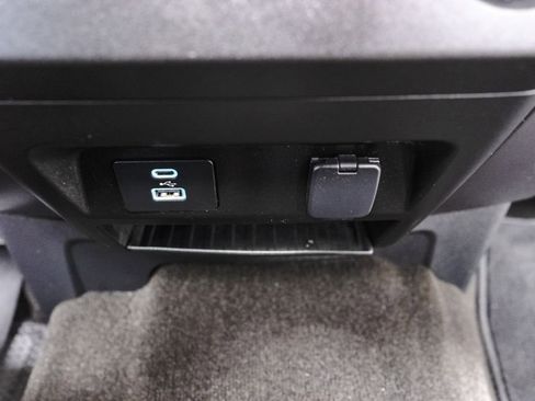 Used 2020 Ford F150 XLT w/ Equipment Group 302A Luxury AWD/4WD image 18