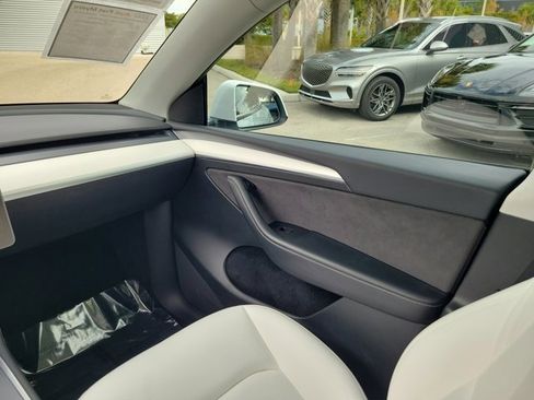 Used 2023 Tesla Model Y Long Range image 16