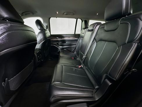 Used 2022 Jeep Grand Cherokee L Limited w/ Luxury Tech Group II image 27